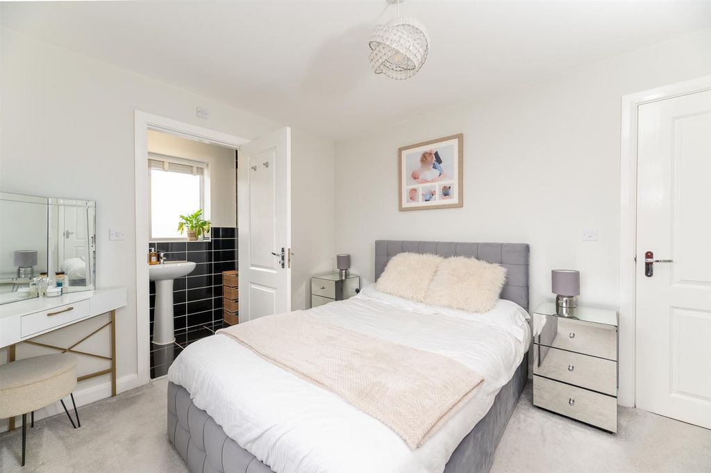 Property photo 3 of 30 Bedroom 1.