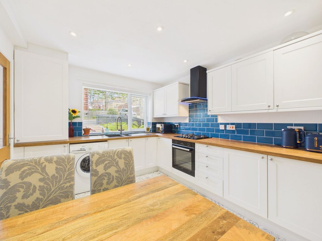 Property photo 3 of 12 Dining Kitchen
