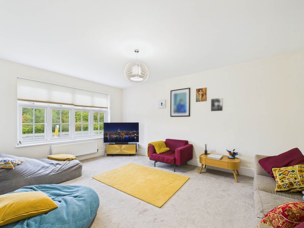 Property photo 3 of 20