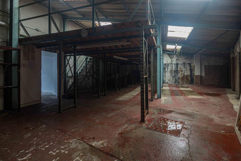 Property photo 2 of 7 Img.Jpg