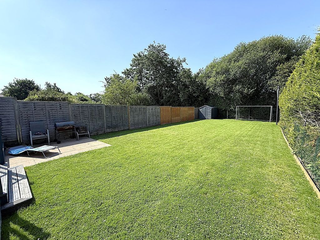 Property photo 2 of 33