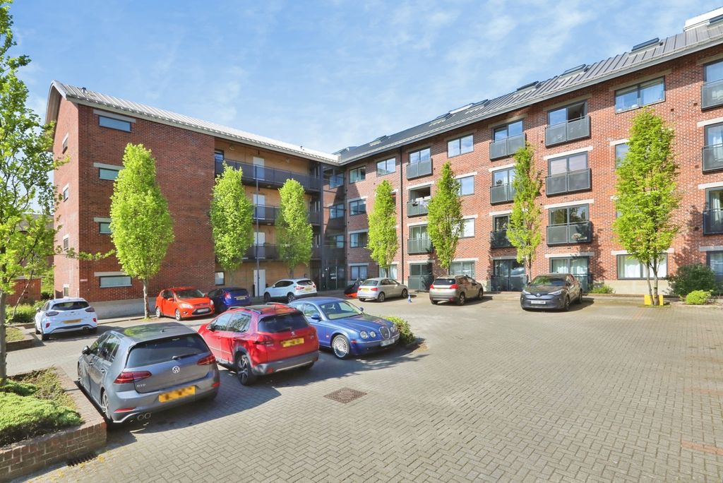 Property photo 2 of 16 Pbox-Img.Jpg