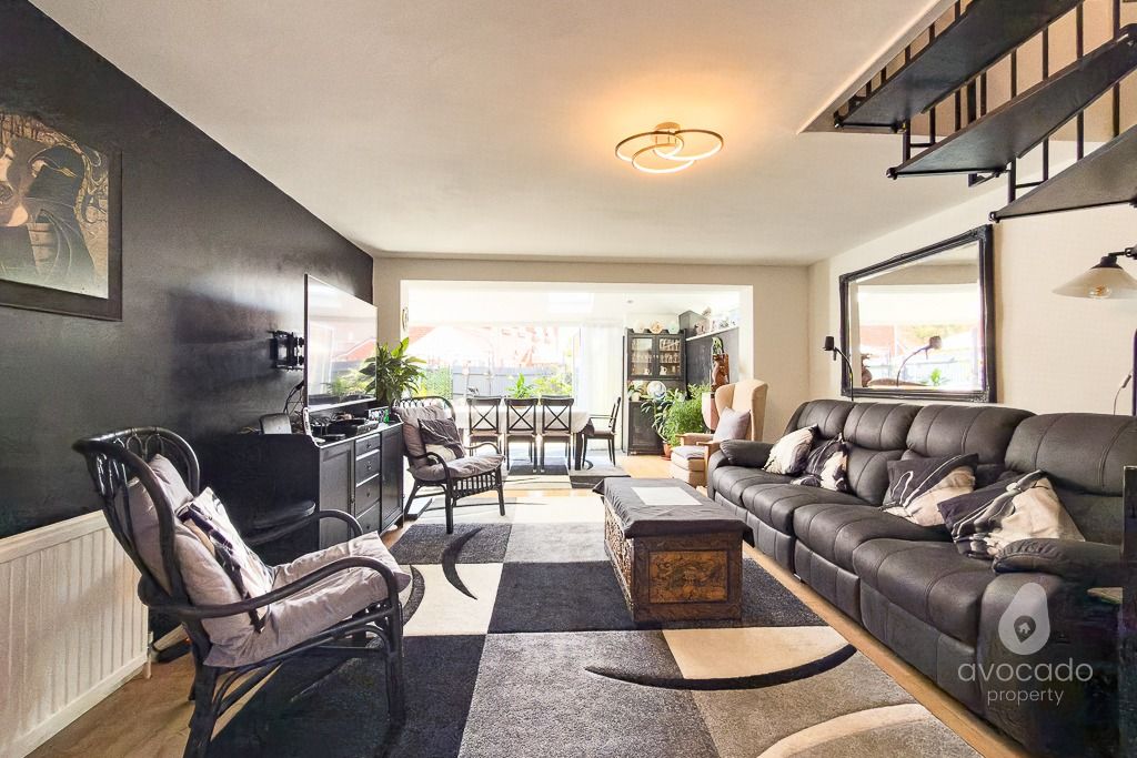 Property photo 2 of 16 5390595