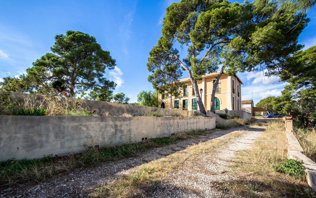 Property photo 3 of 35