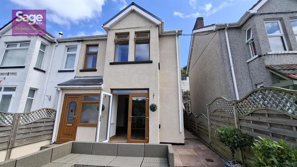 Property photo 1 of 31