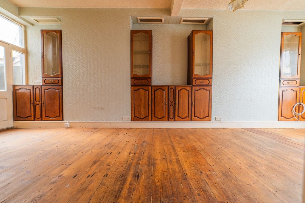 Property photo 3 of 27 Call 02920 454555 To Secure Your Viewing_5