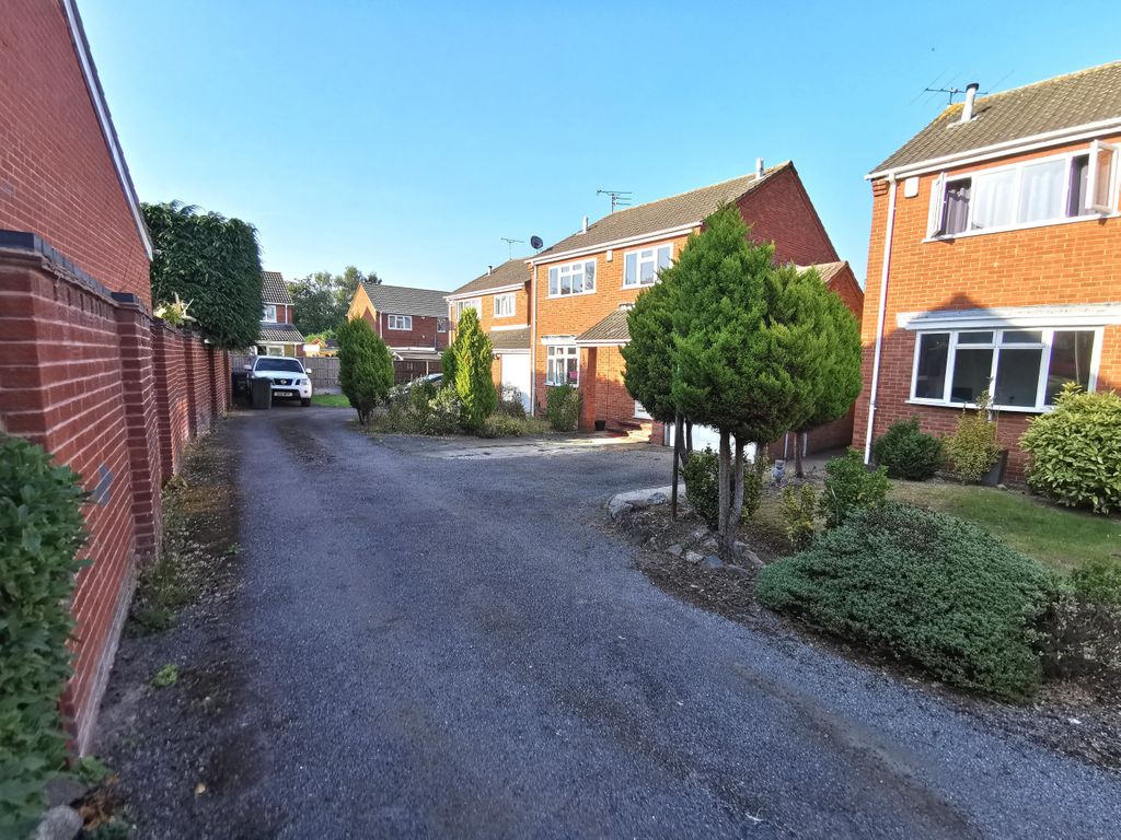 Property photo 2 of 11 Front