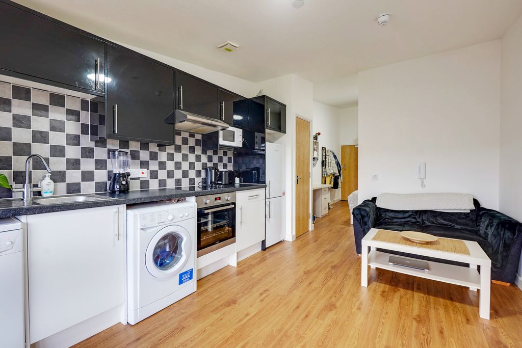 Property photo 1 of 8 1 Bedroom Apartment For Rent