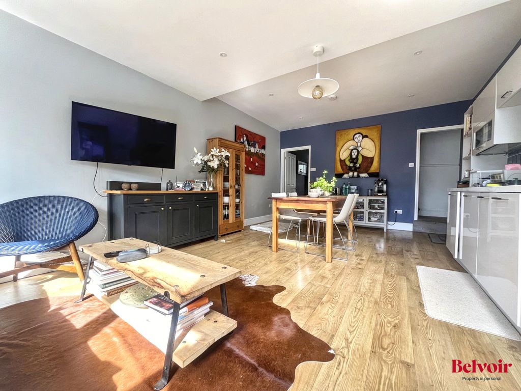 Property photo 3 of 23