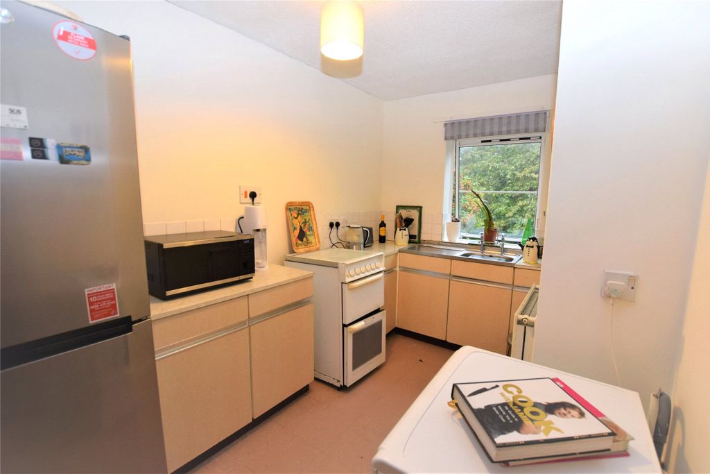 Property photo 2 of 15 Picture No. 10