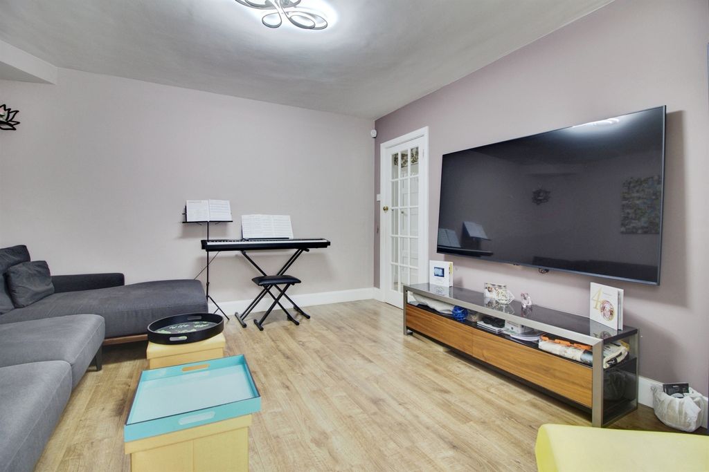 Property photo 3 of 17 Reception Room