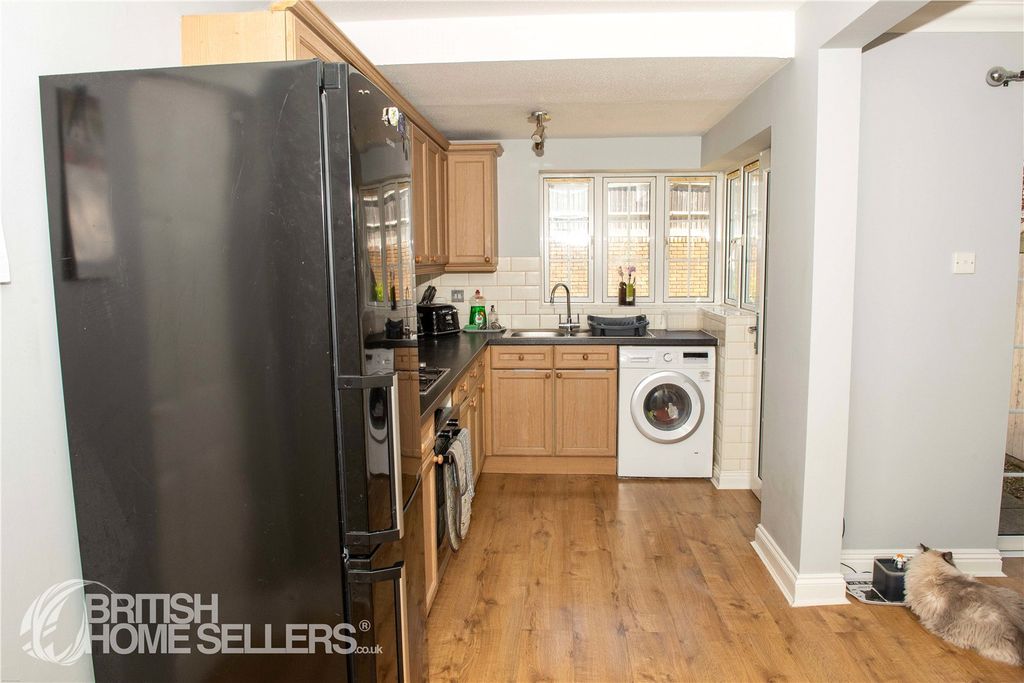 Property photo 2 of 21 Picture No. 18