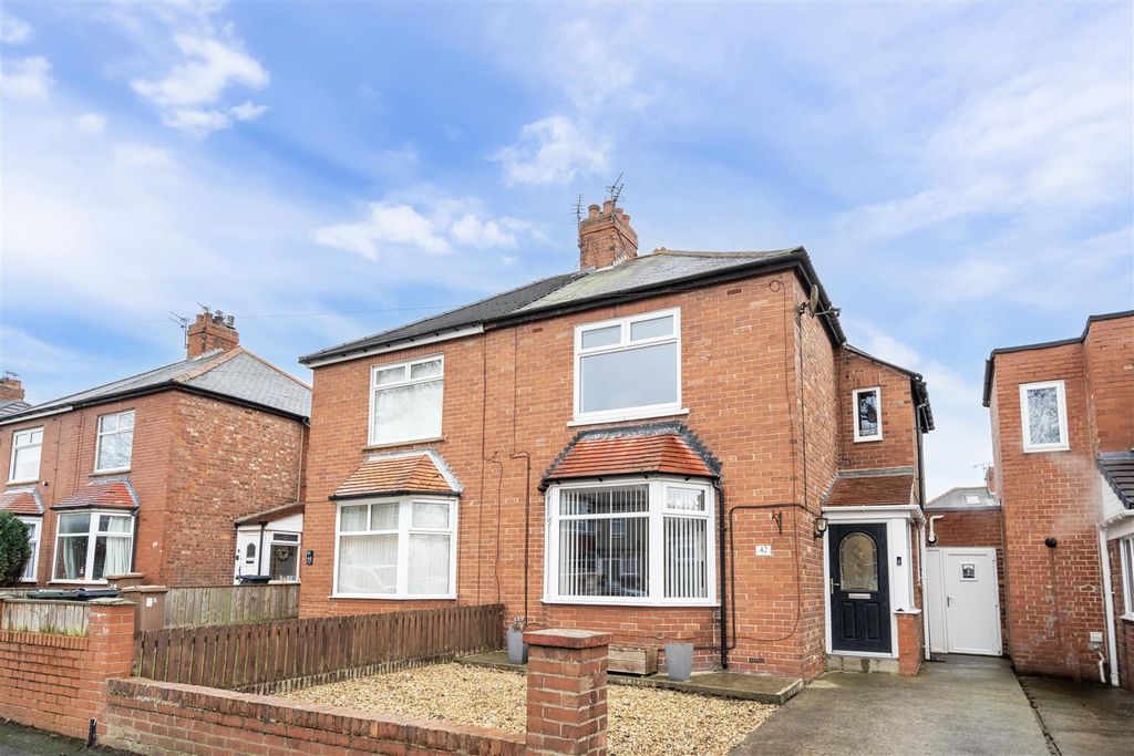 Property photo 1 of 10 External