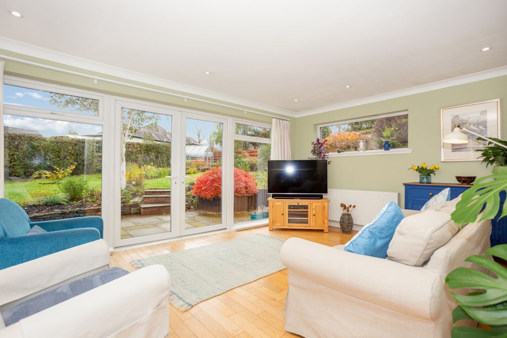 Property photo 2 of 46 Living Room