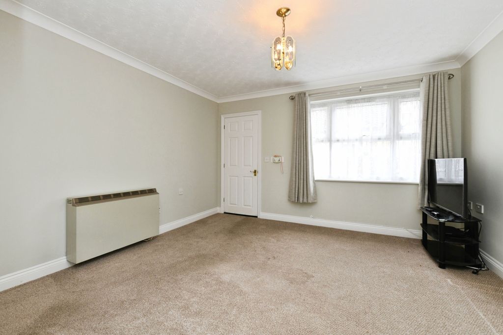 Property photo 1 of 11 Lounge