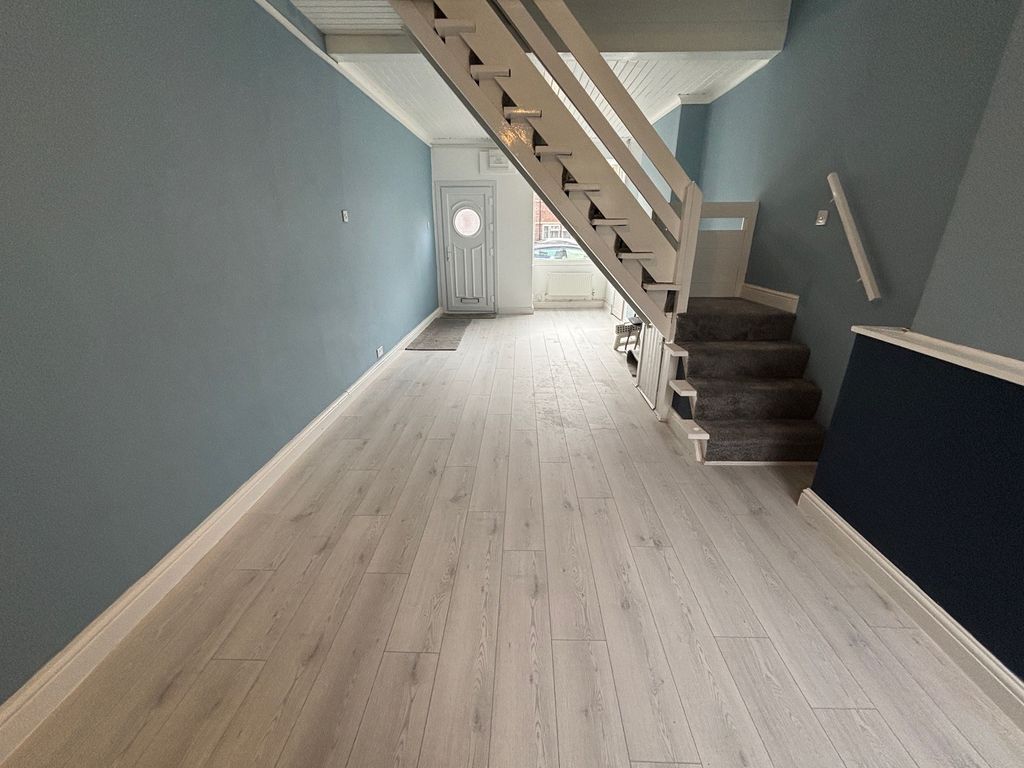 Property photo 2 of 12 Image