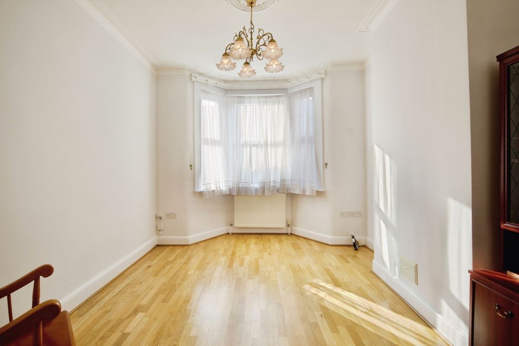 Property photo 3 of 27 Pbox-Img.Jpg