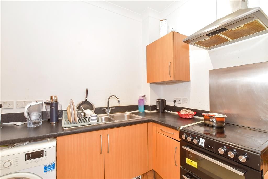 Property photo 3 of 7 Kitchen