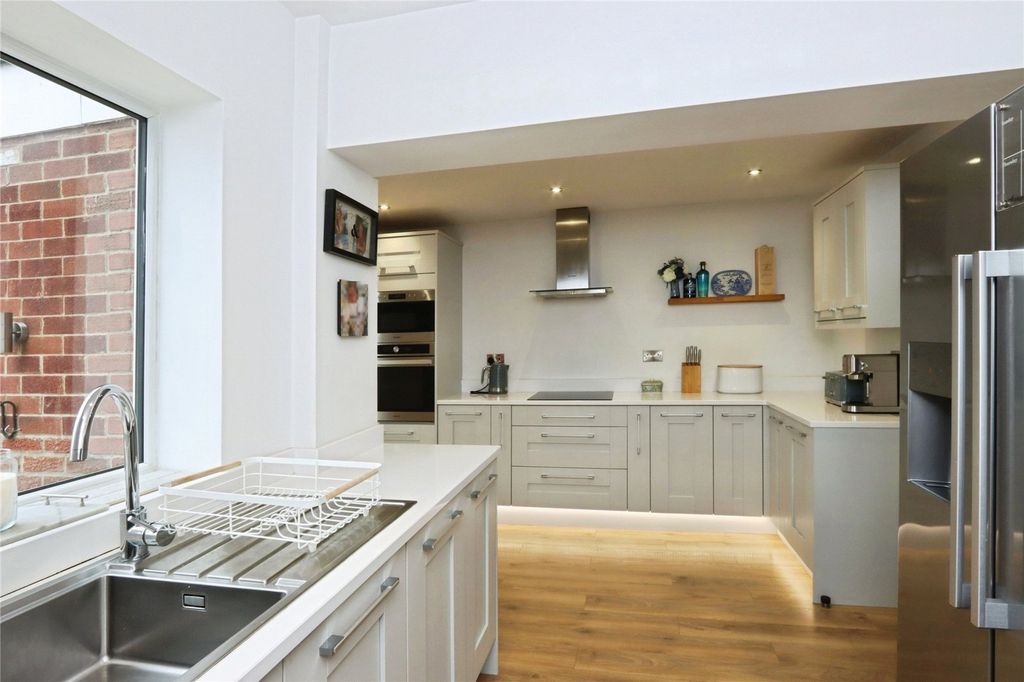 Property photo 3 of 23 Picture No. 21