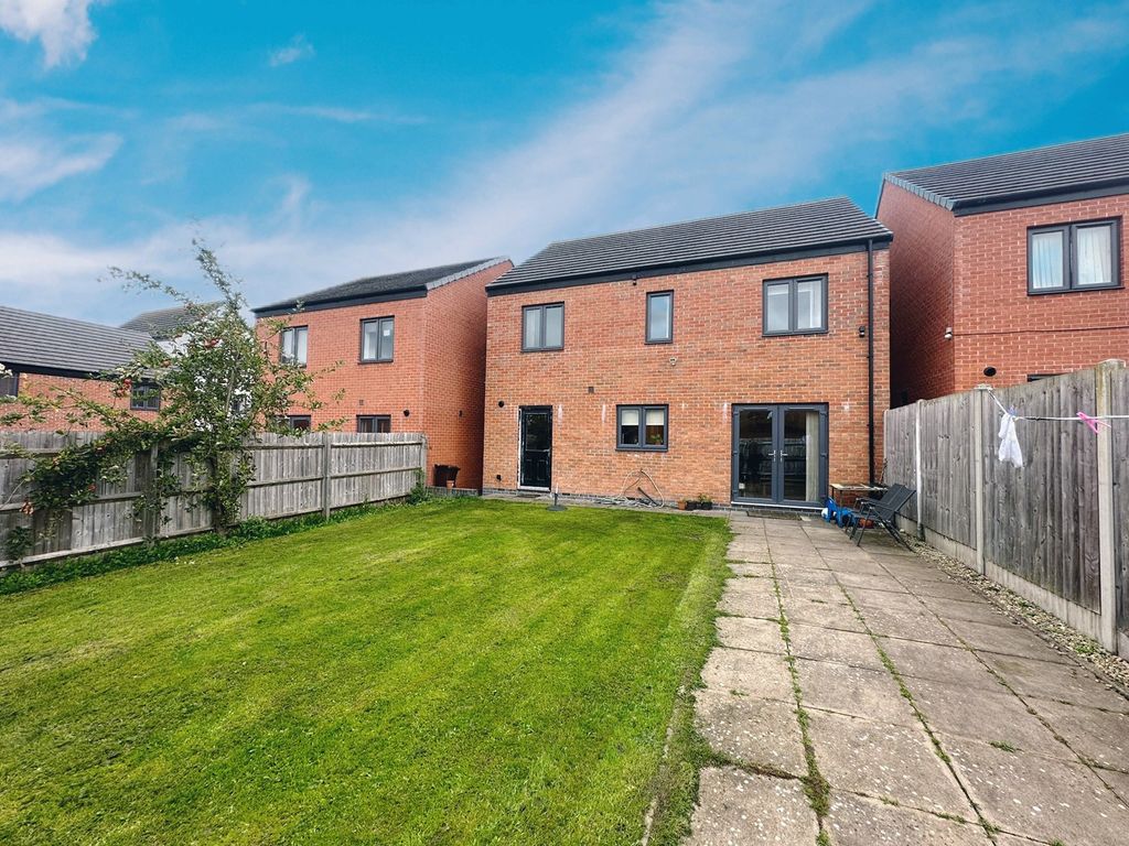 Property photo 2 of 19