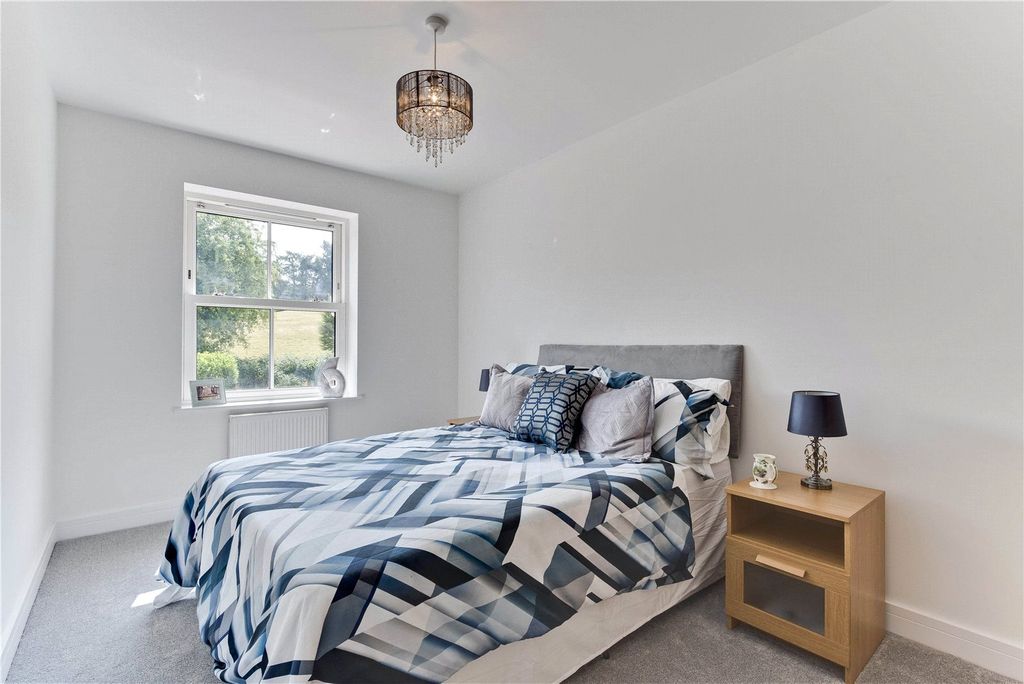 Property photo 3 of 14 Bedroom