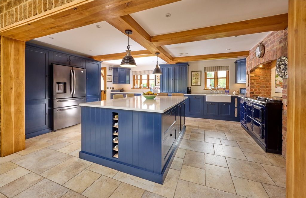 Property photo 3 of 16 Kitchen