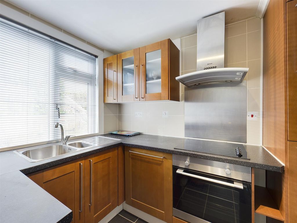 Property photo 3 of 11 Cam00739P1-Pr0008-Still02.Jpg