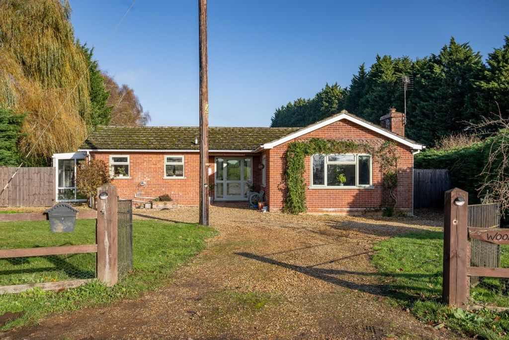 Property photo 2 of 27