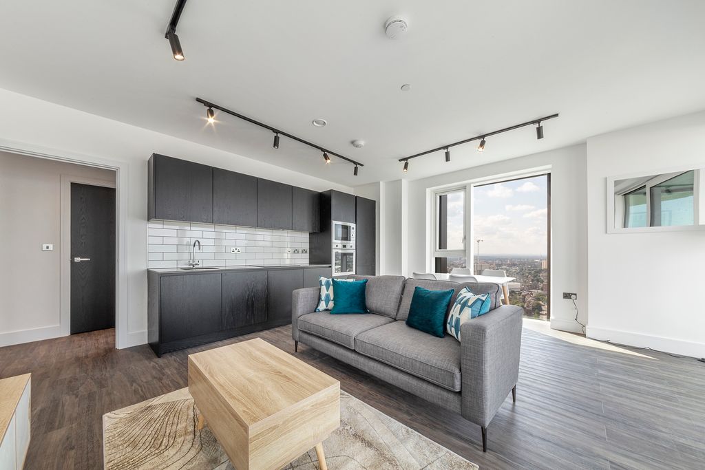 Property photo 3 of 21