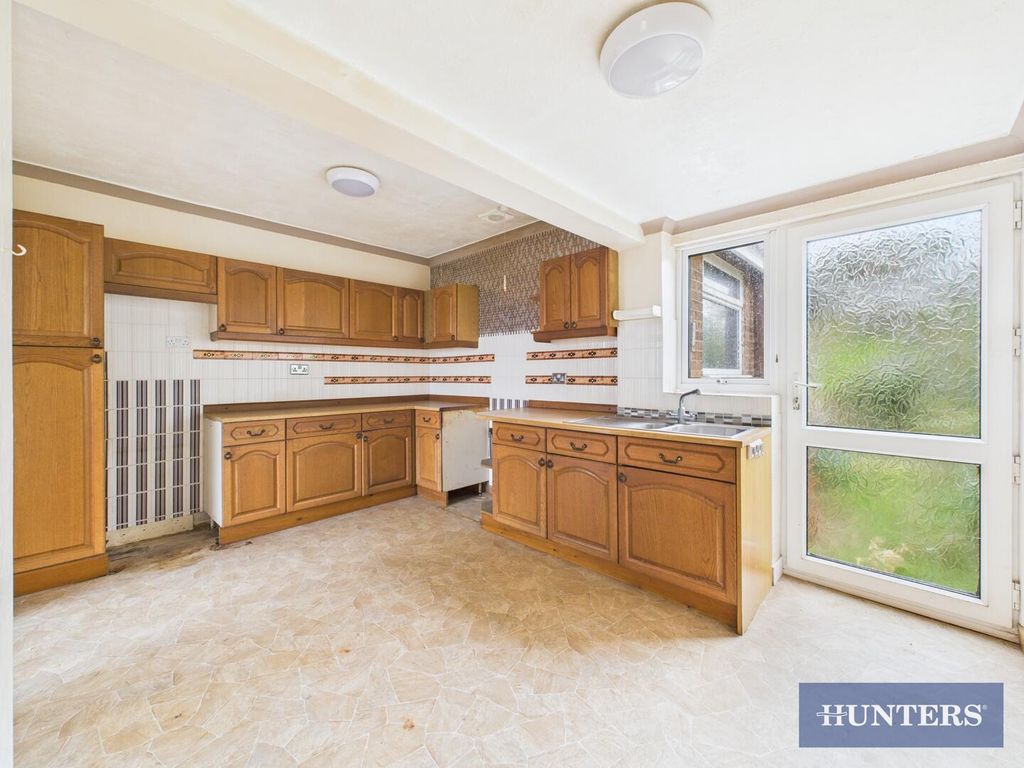 Property photo 2 of 15 Kitchen