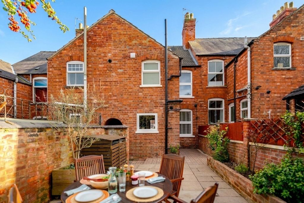 Property photo 2 of 17 Back Aspect