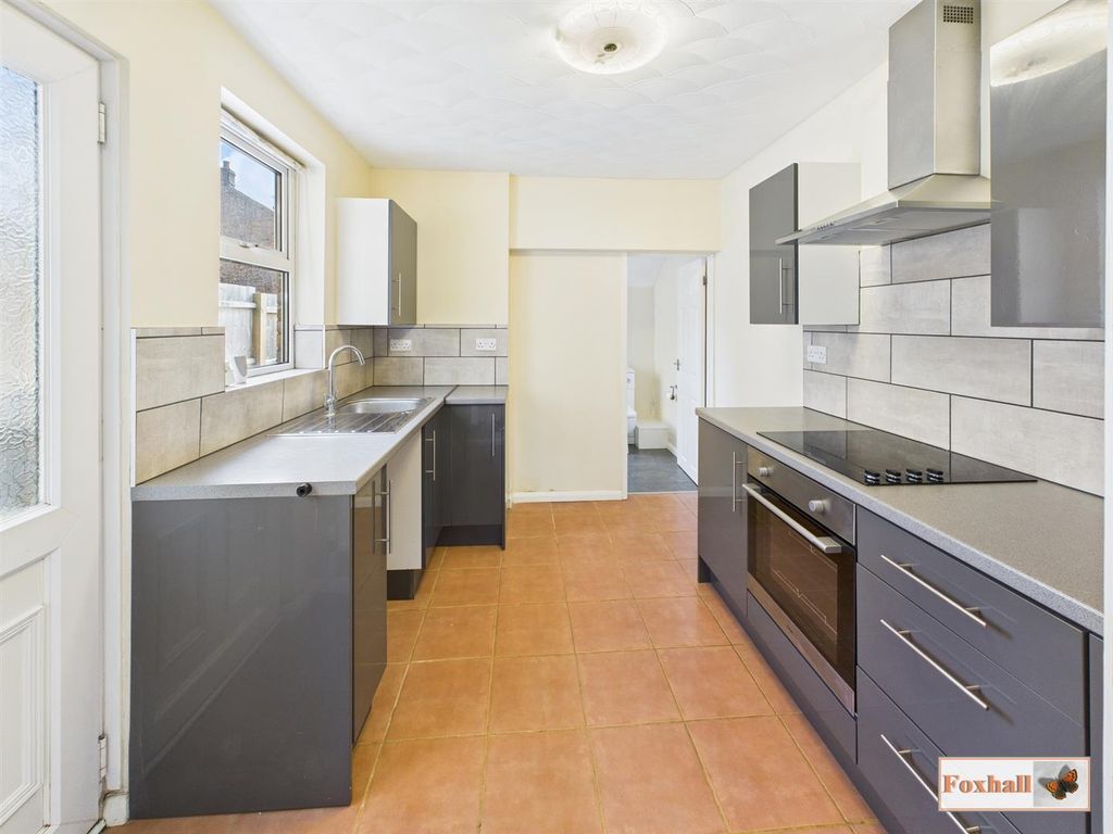 Property photo 1 of 12 Kitchen