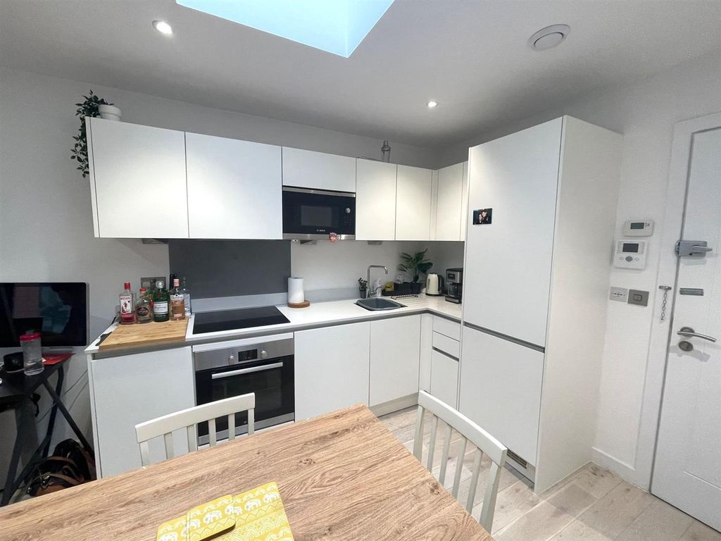 Property photo 2 of 6 Kitchen.Jpg