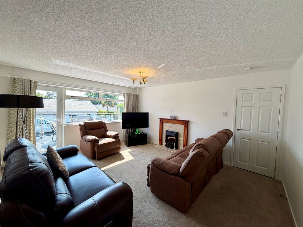 Property photo 2 of 15 Picture No. 18