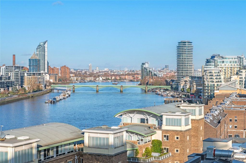 Property photo 3 of 26 Exterior