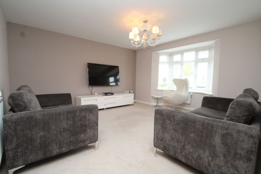 Property photo 2 of 11 Living Room