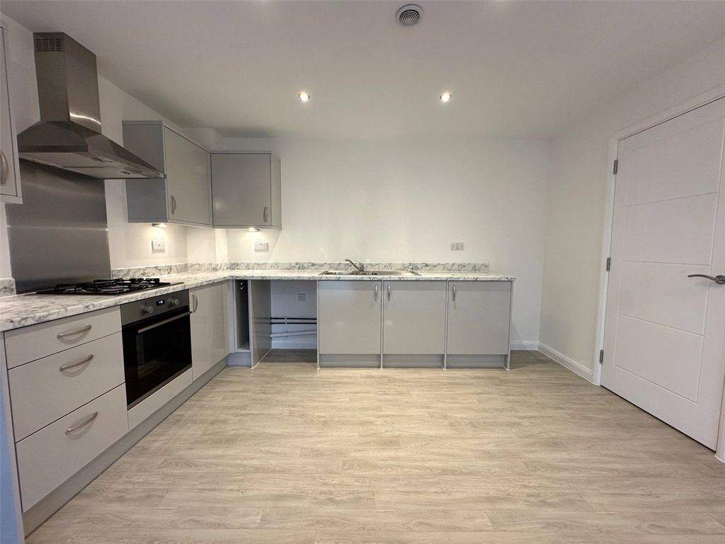 Property photo 2 of 8 Picture No. 15