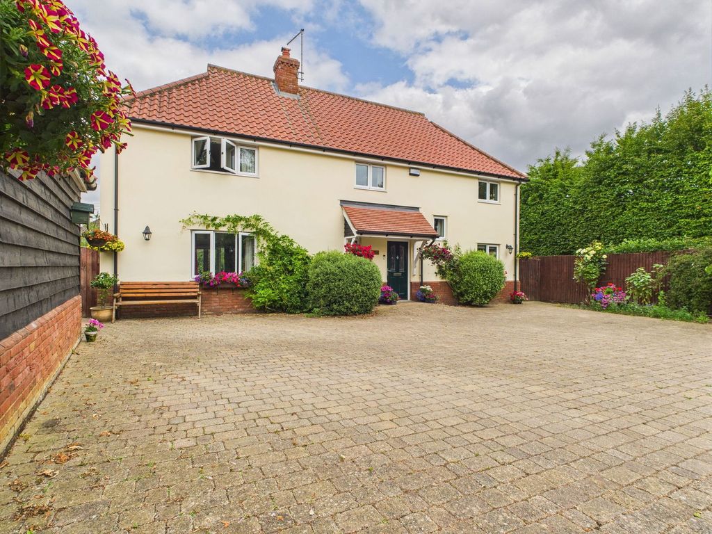 Property photo 1 of 24