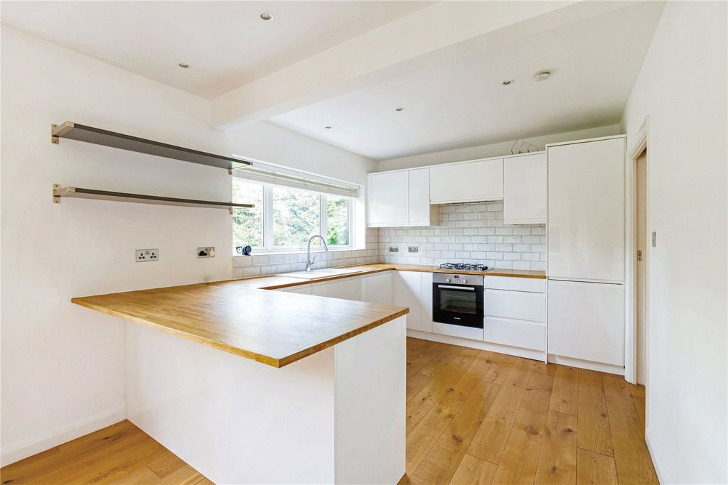 Property photo 3 of 12 Picture No. 06