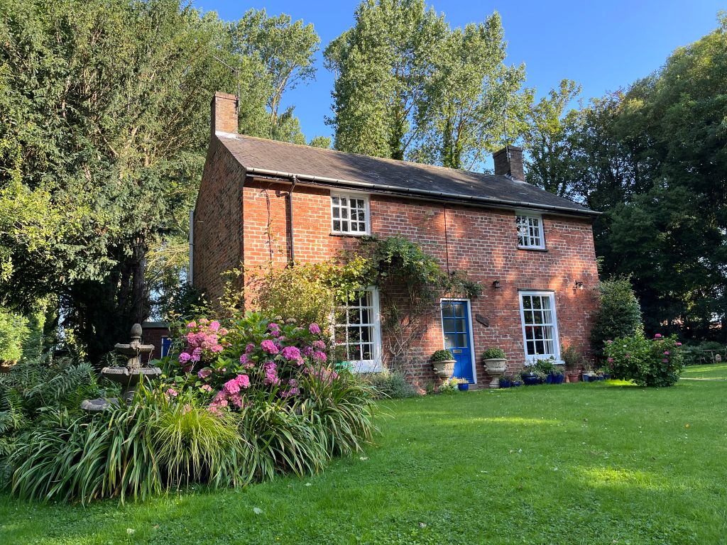 Property photo 1 of 16
