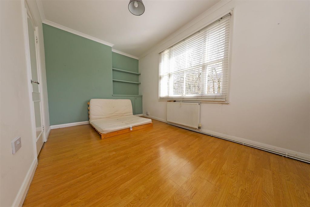 Property photo 2 of 7 Nicholas James Buckingham Rd Bed.Jpg
