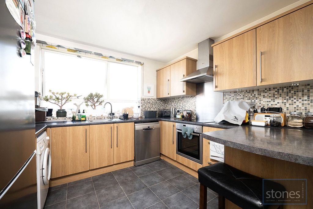 Property photo 2 of 16 Picture No. 06