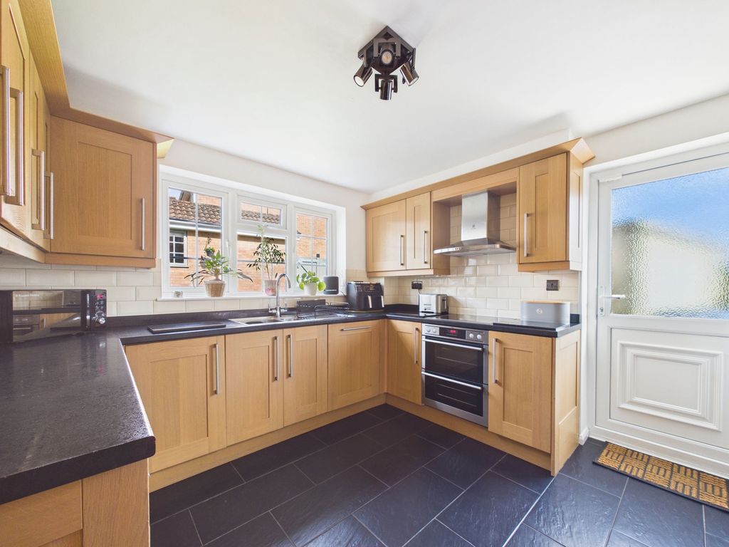 Property photo 3 of 32