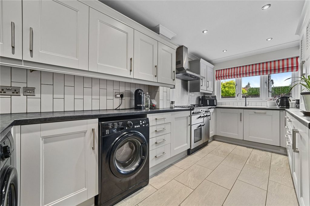 Property photo 2 of 27 Kitchen