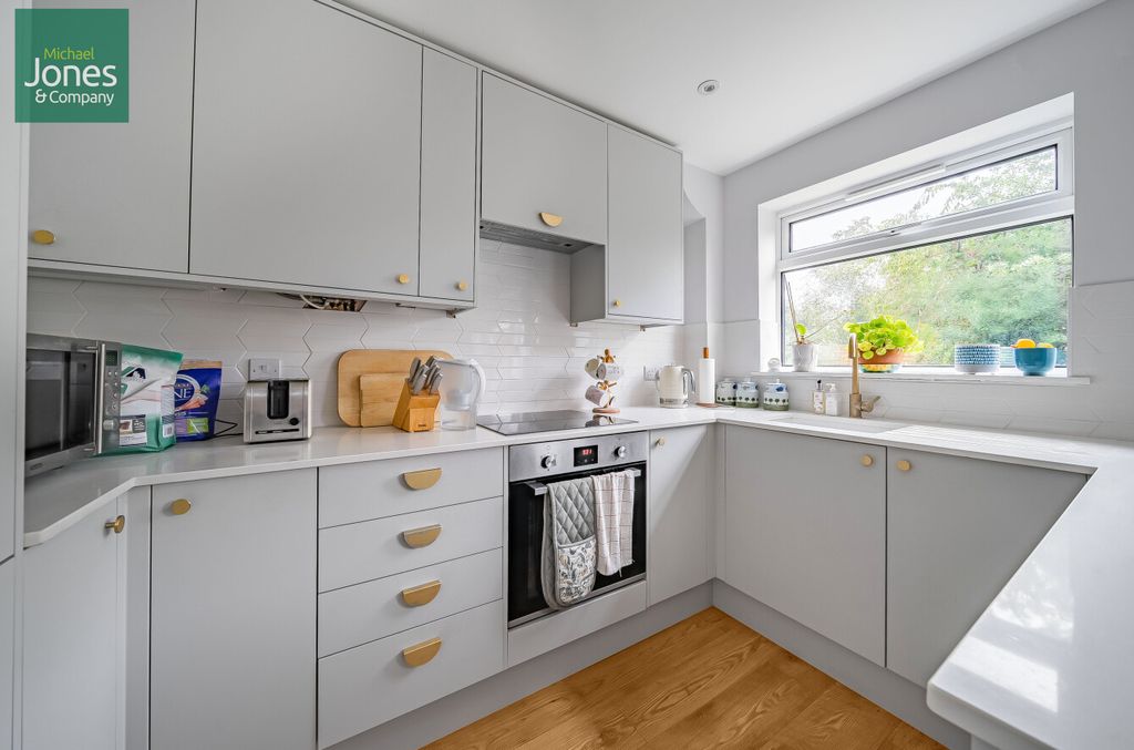 Property photo 3 of 15 Kitchen