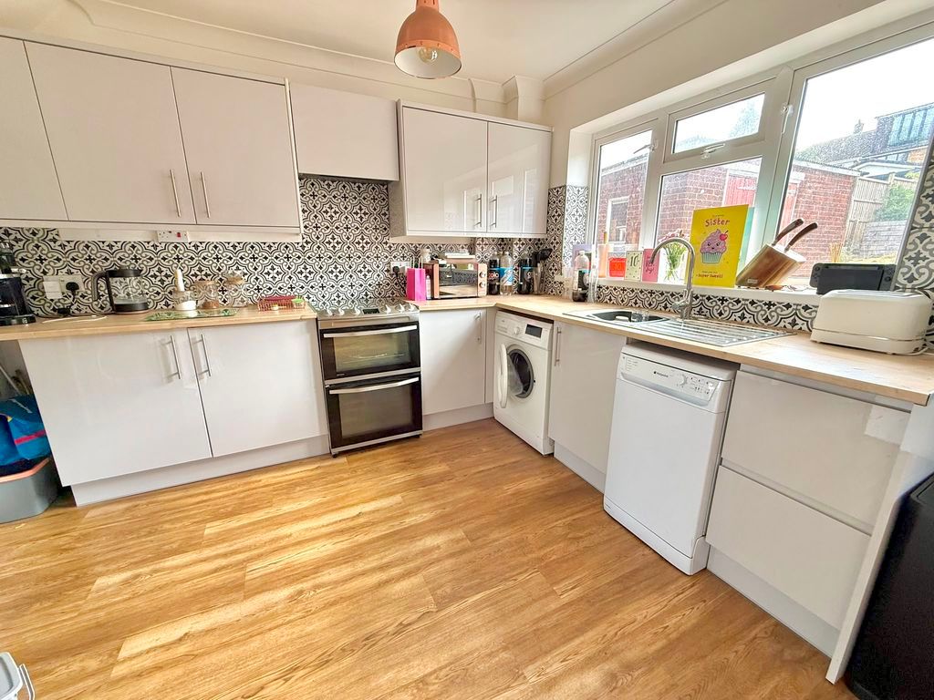 Property photo 2 of 9 Kitchen/Diner