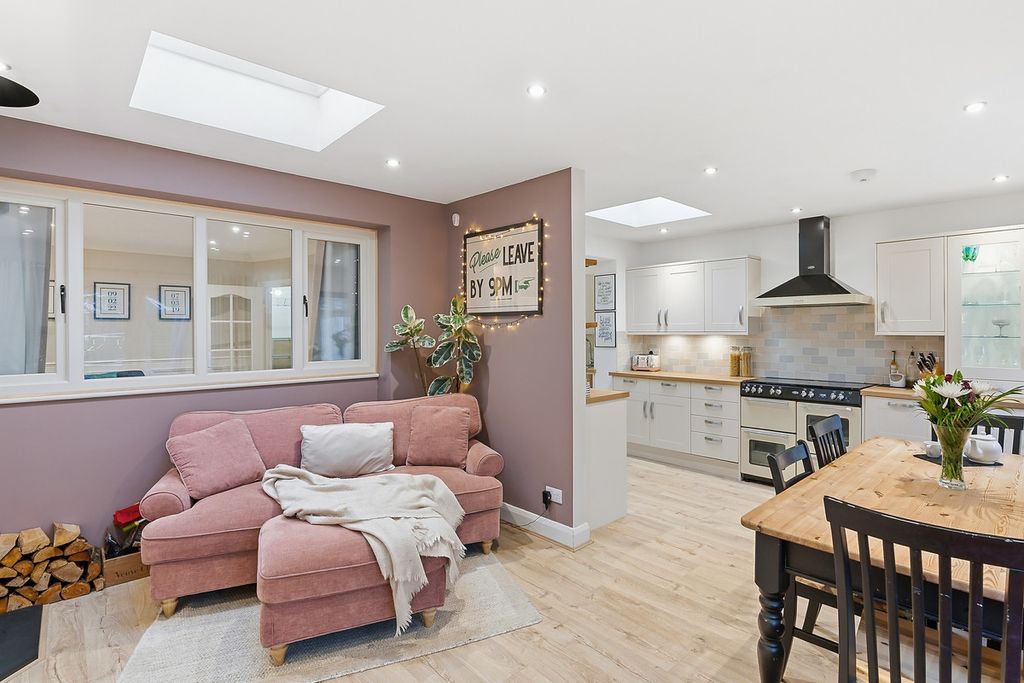 Property photo 1 of 25