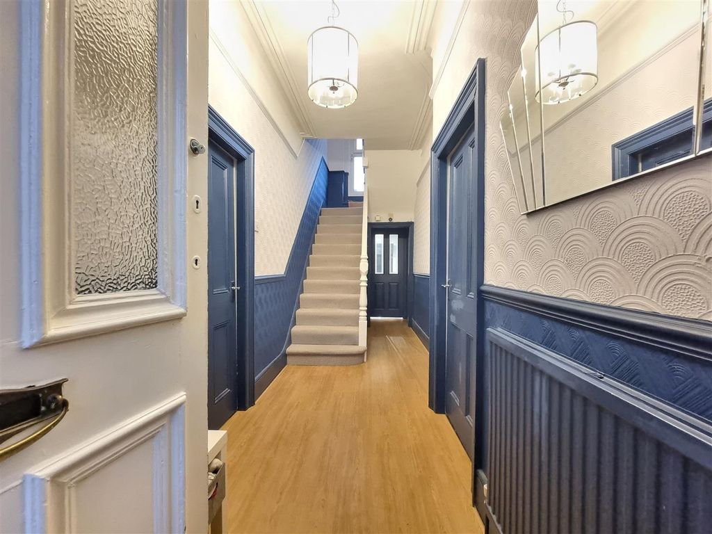 Property photo 2 of 34