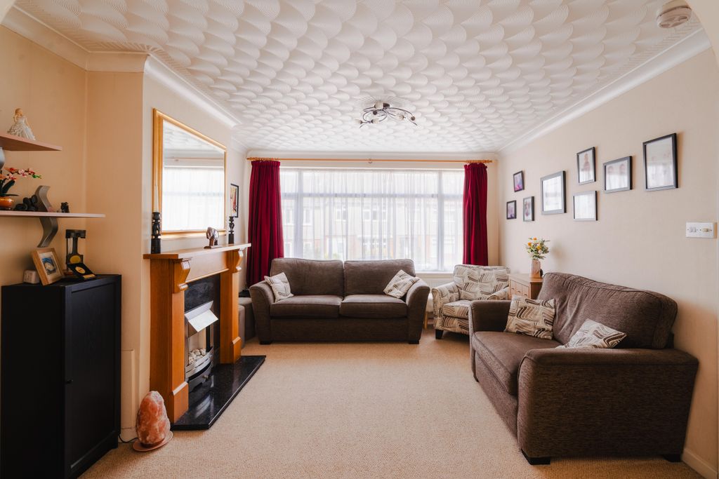 Property photo 2 of 25 2