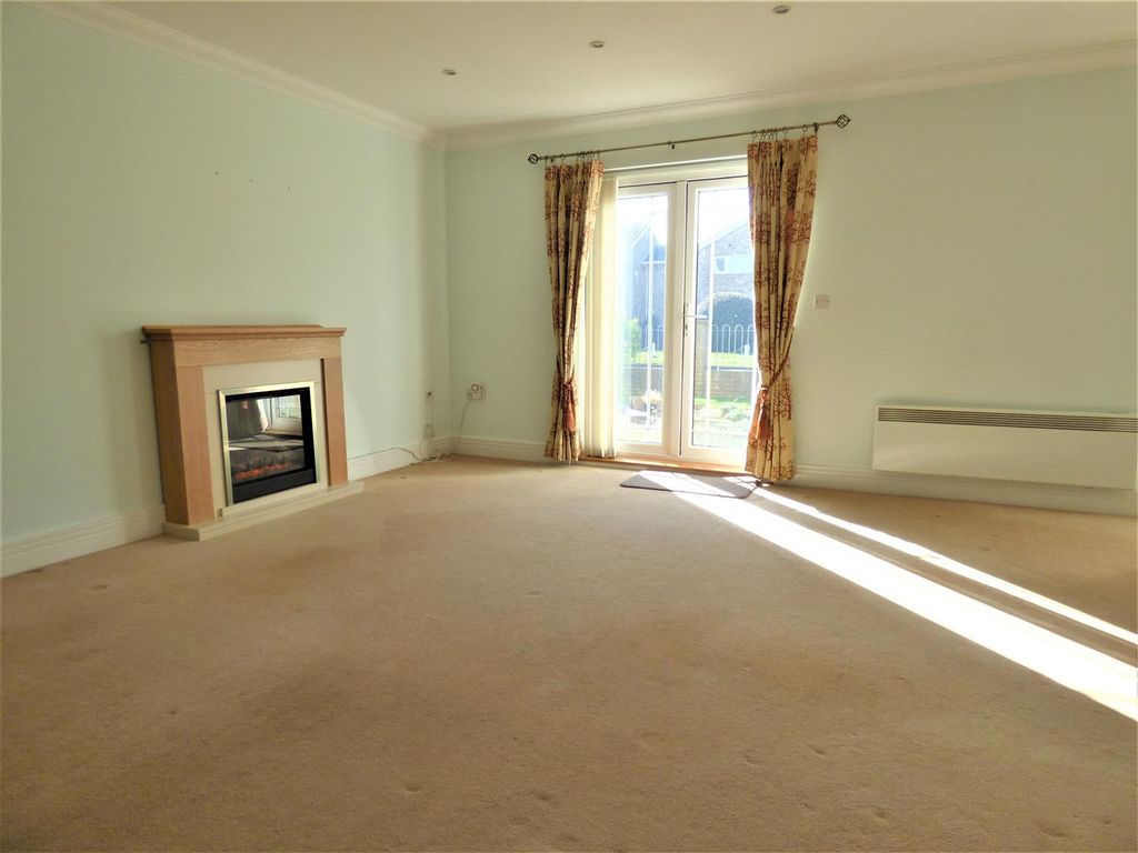 Property photo 3 of 19